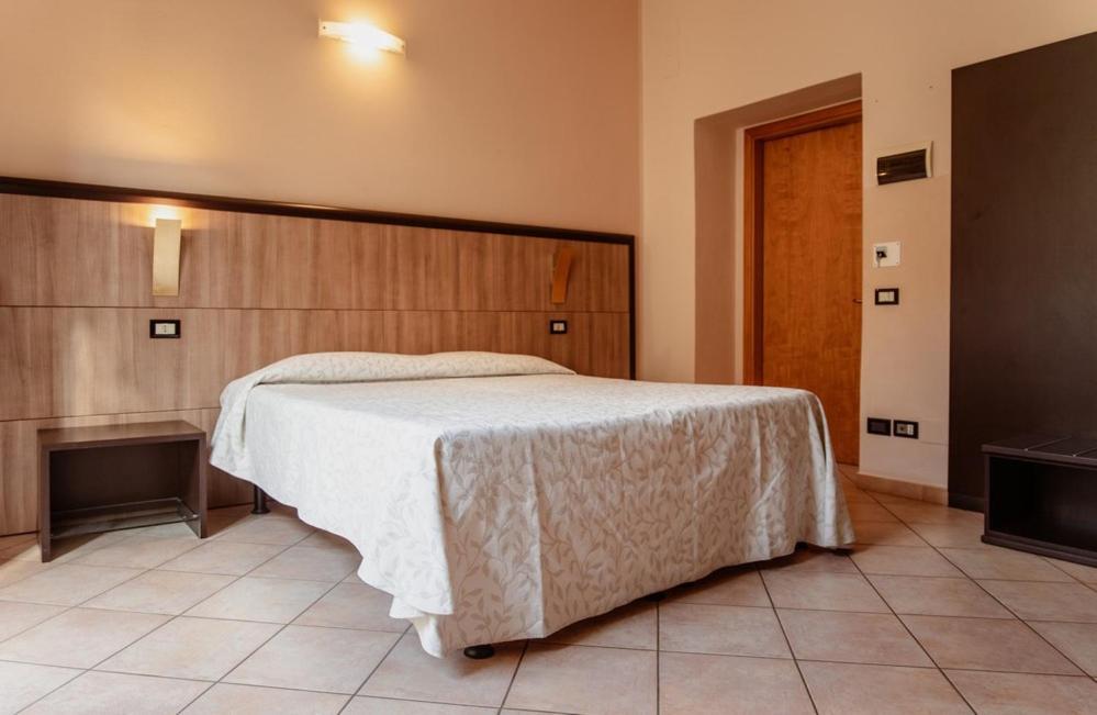 Hotel Rossi Manciano Eksteriør billede