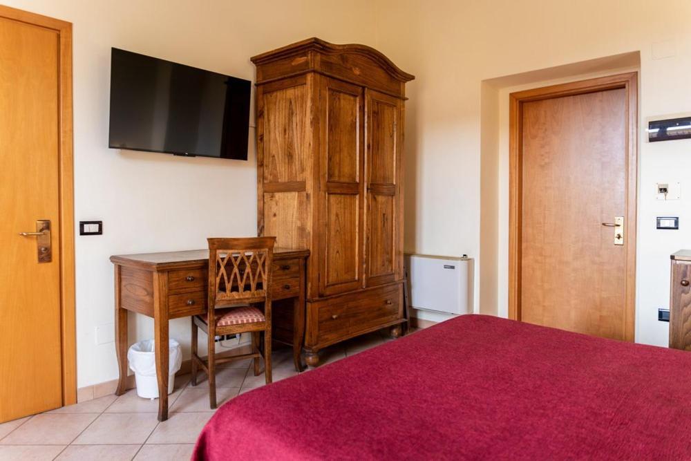 Hotel Rossi Manciano Eksteriør billede