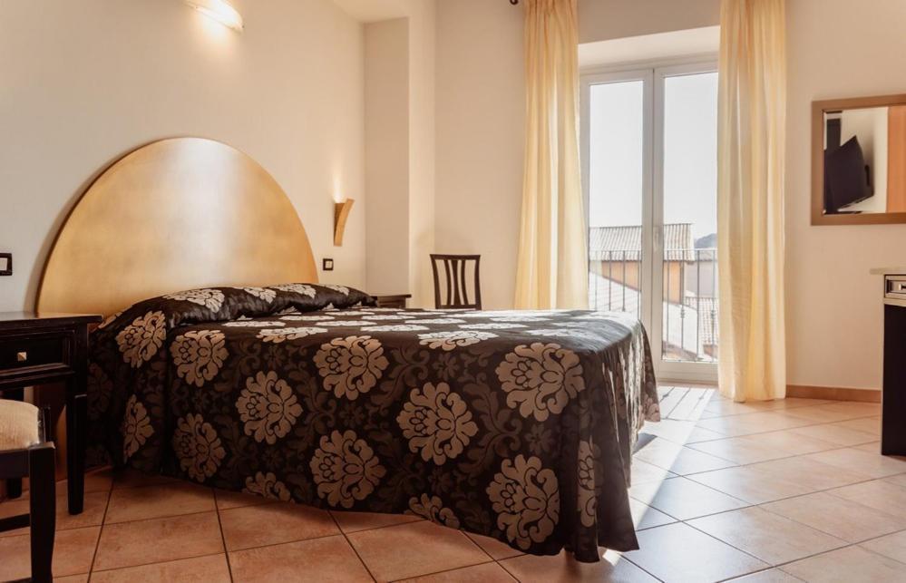 Hotel Rossi Manciano Eksteriør billede