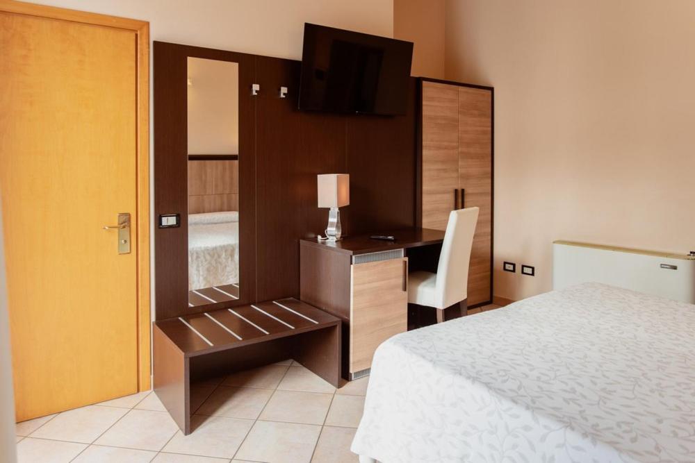 Hotel Rossi Manciano Eksteriør billede