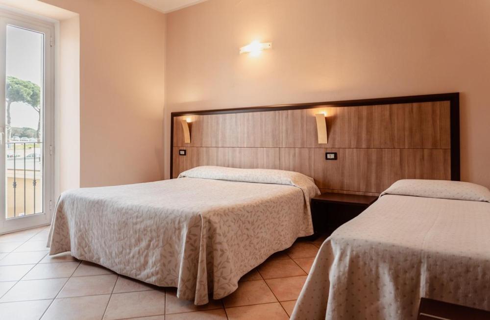 Hotel Rossi Manciano Eksteriør billede