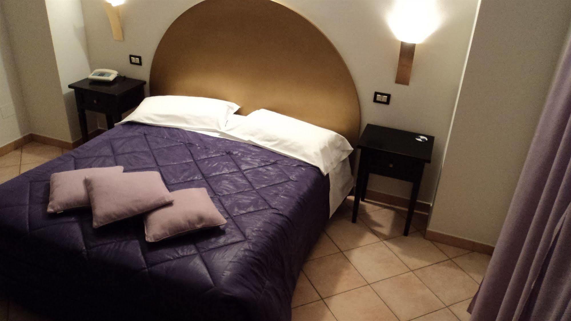 Hotel Rossi Manciano Eksteriør billede