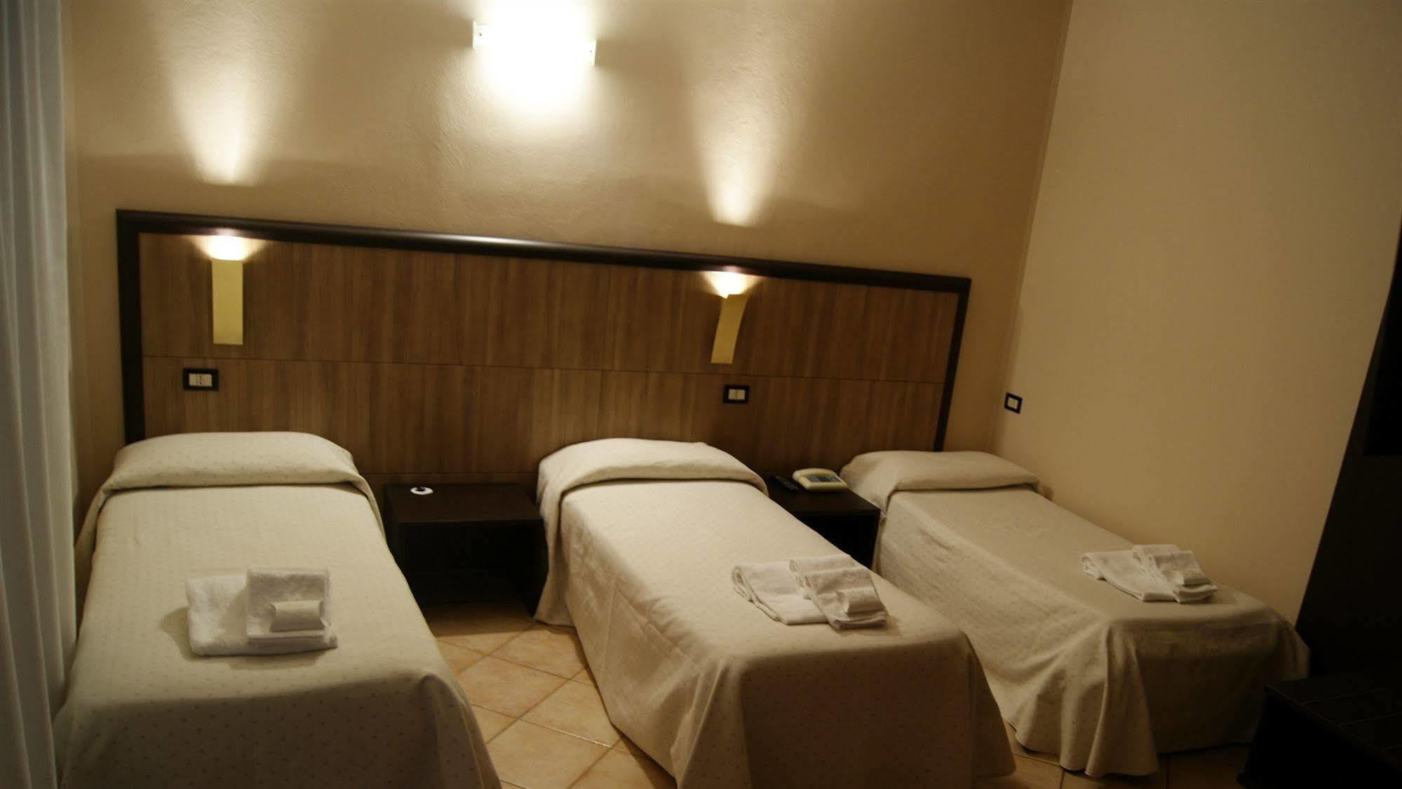 Hotel Rossi Manciano Eksteriør billede